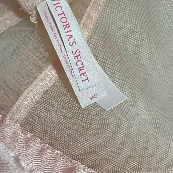 34D Vs Victoria’s Secret Ruffled Floral rhinestones Apron lace satin peach/pink - Picture 12 of 14